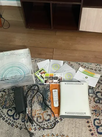Consola Xbox 360 con caja y manuales - miniatura 2