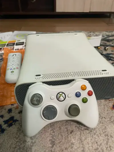 Consola Xbox 360 con caja y manuales - miniatura 4