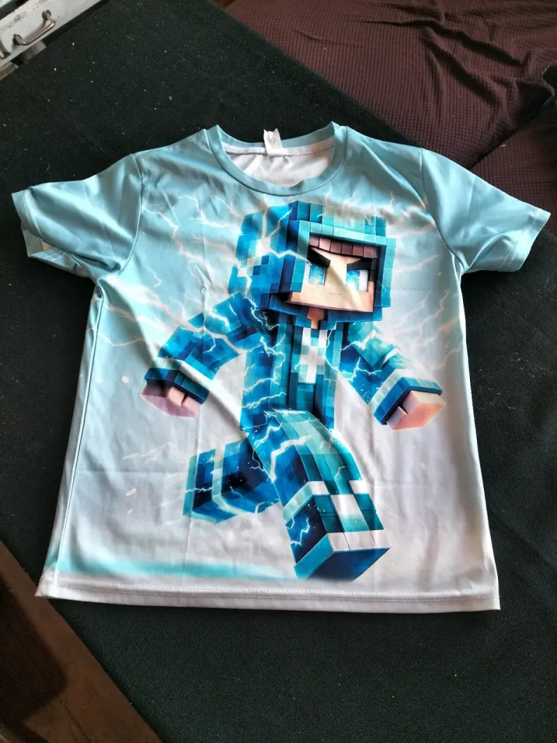 Polera infantil con diseño de videojuego roblox