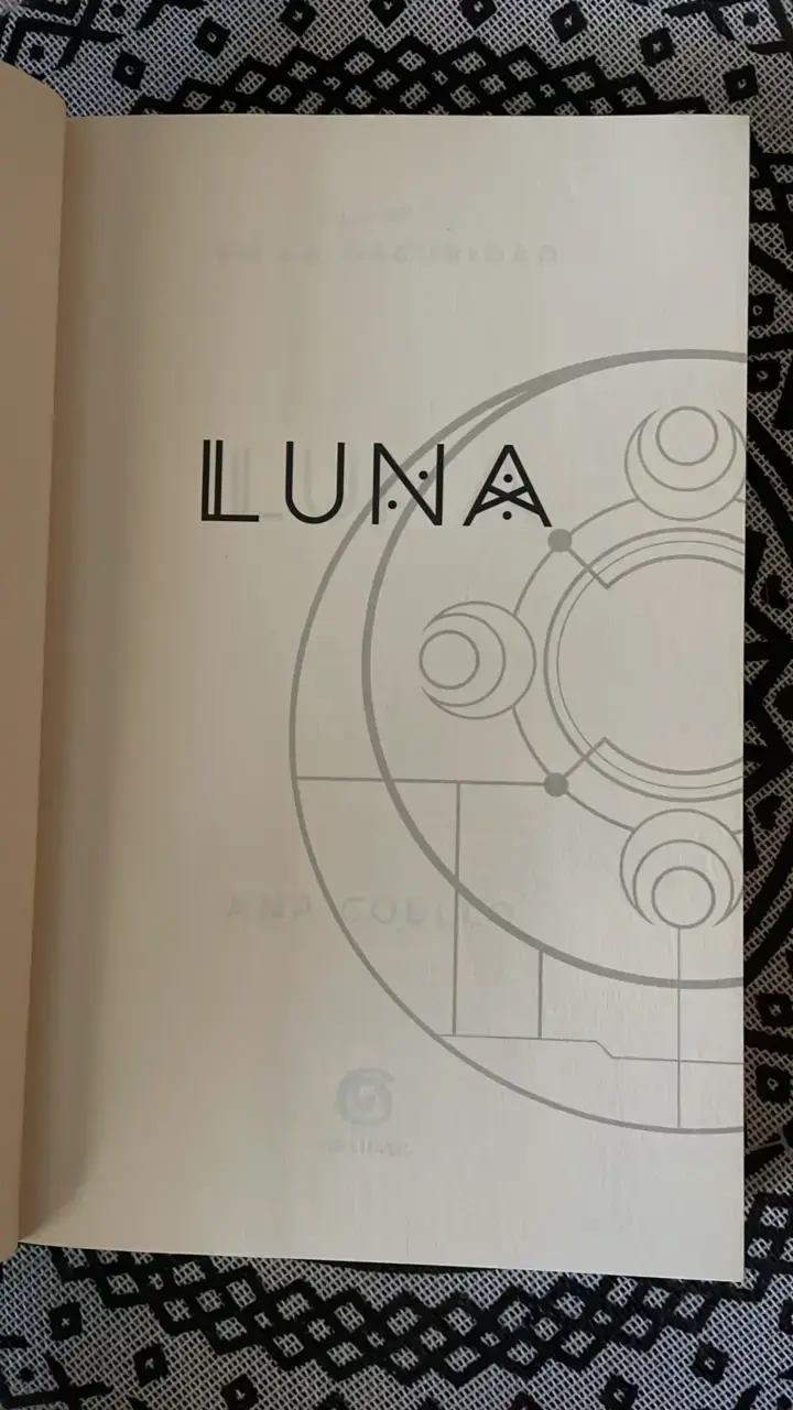 Libro 'Luna' de Ana Coello - 3