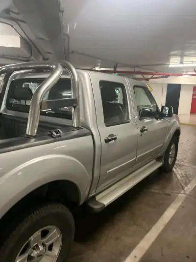 Camioneta Ford Ranger 2012 en buen estado - miniatura 3