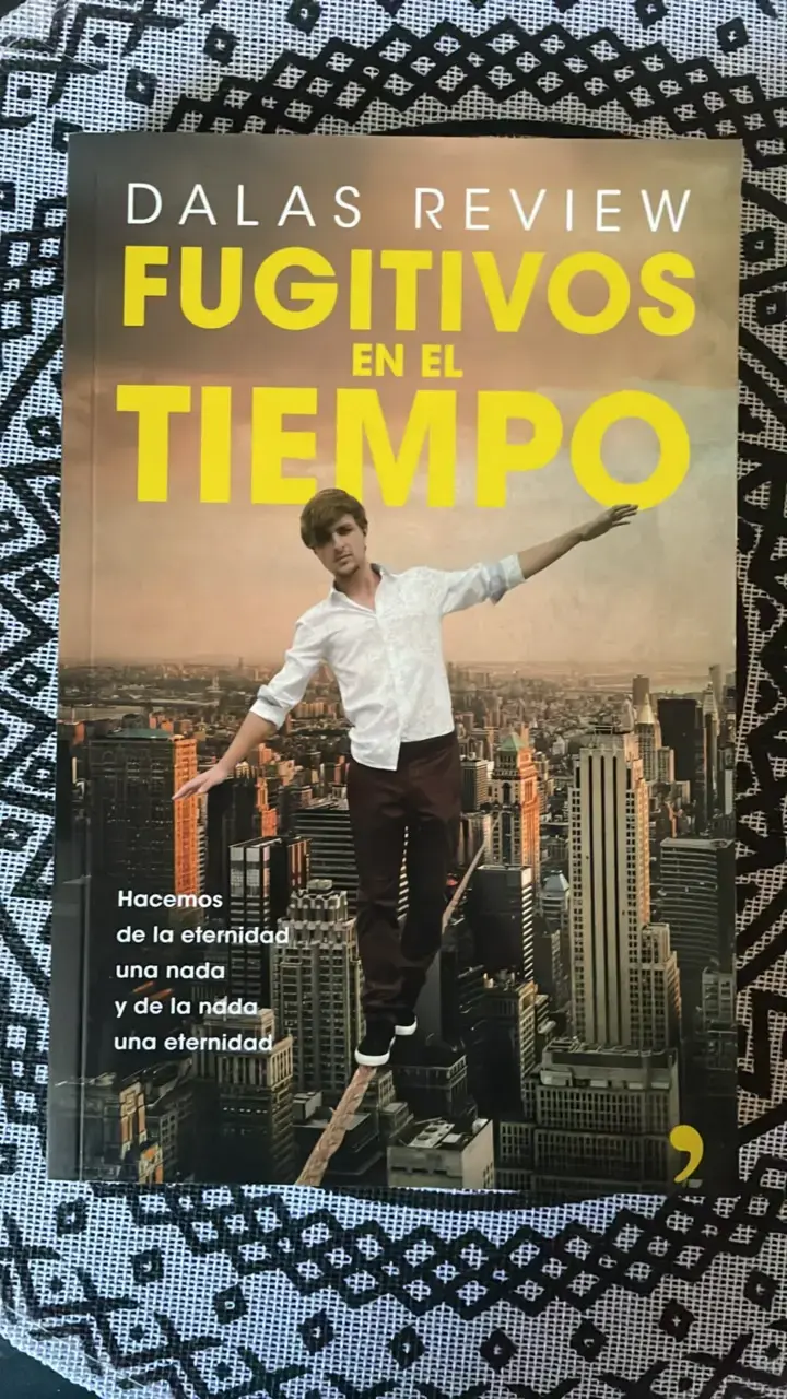 Libro 'Fugitivos en el Tiempo' de Dalas Review