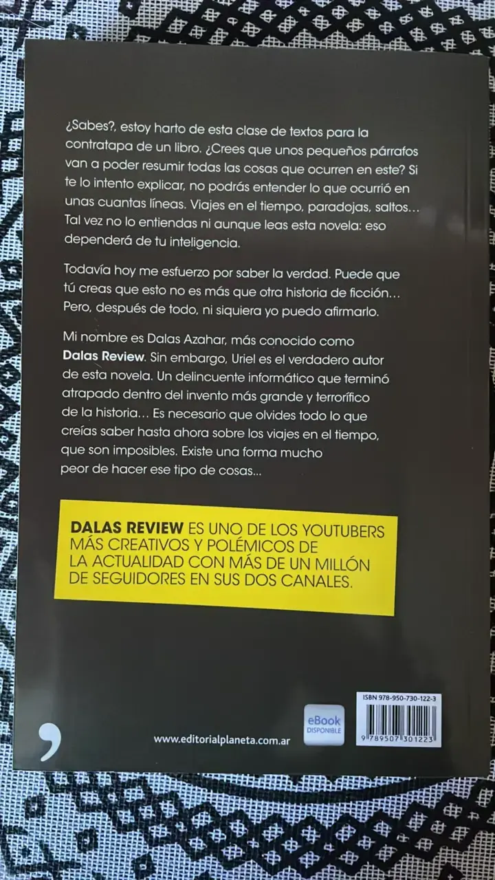 Libro 'Fugitivos en el Tiempo' de Dalas Review - 2