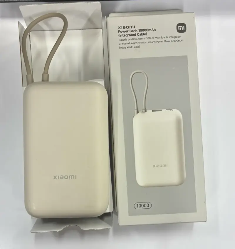 Power Bank Xiaomi 10000mAh con cable integrado