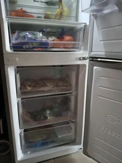 Refrigerador LG Inoxidable con ThinQ - miniatura 2