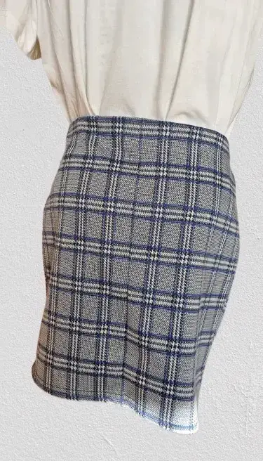 Falda mini a cuadros estilo escocés - miniatura 2