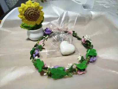 Vela decorativa Buda rosa con flores - miniatura 5