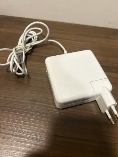 Cargador MacBook 85w 20v 4.25a Dm - miniatura 1