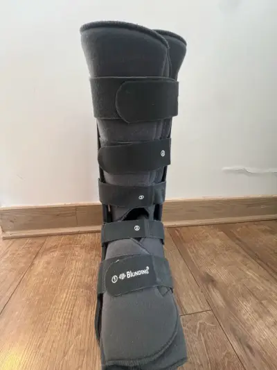 Bota ortopédica inmovilizadora larga  pie,tobillo - miniatura 1
