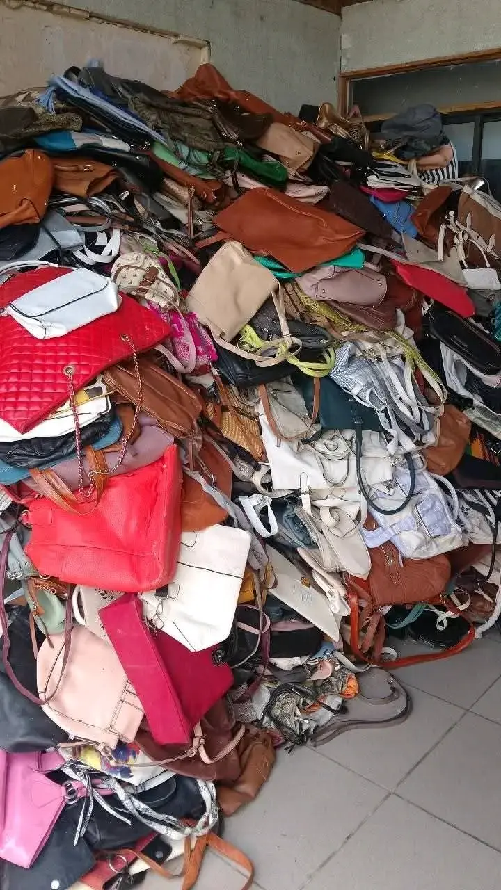 Lote de carteras de mujer variadas - 1