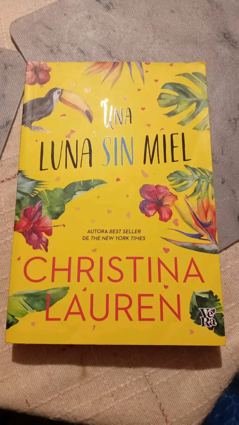 Libro 'Una luna sin miel' de Christina Lauren