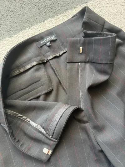 Pantalones de vestir negros a rayas para mujer - miniatura 3