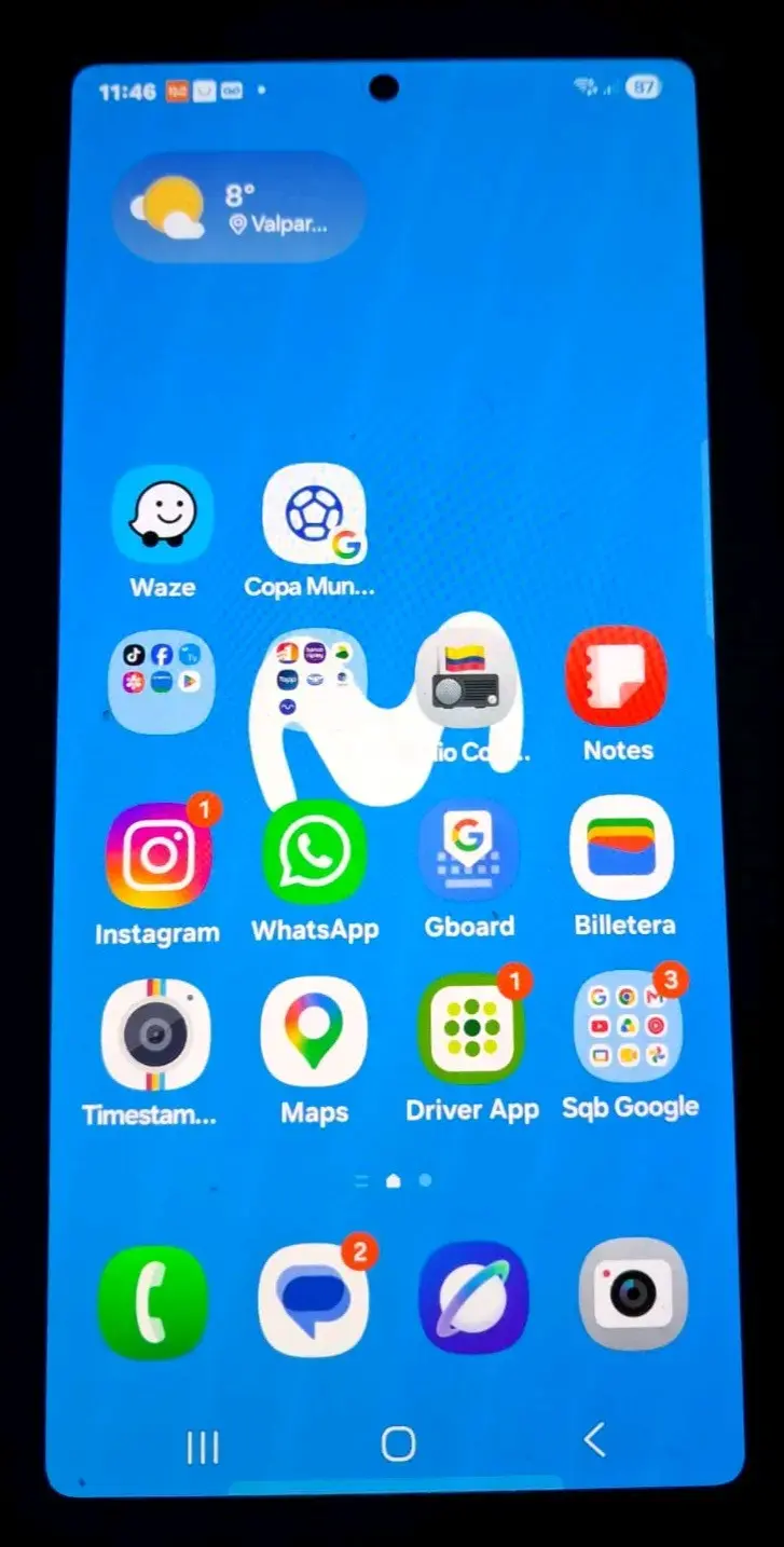 Smartphone Samsung con triple cámara trasera - 2