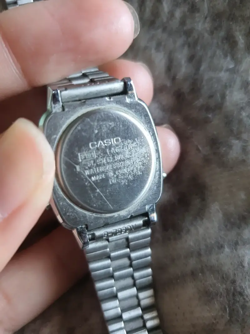 Reloj digital Casio vintage plateado - 2