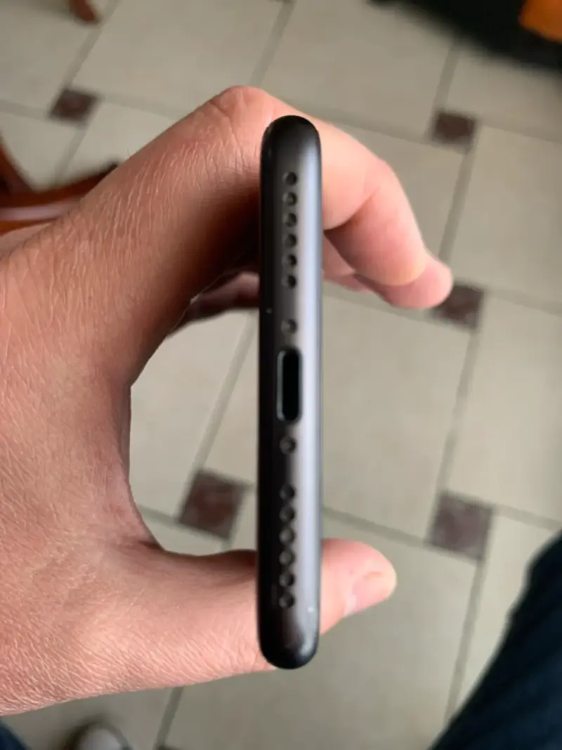 iPhone 8 con cargador original en buen estado - 5