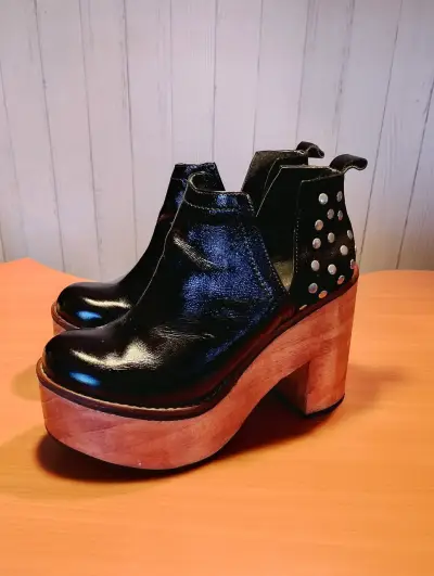 Botines de cuero con plataforma y tachas - miniatura 3