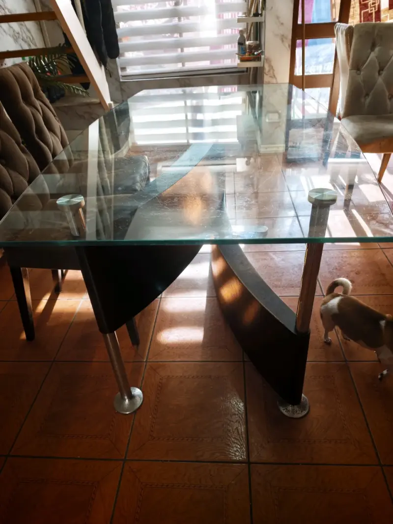 Mesa de comedor de vidrio con 6 sillas - 5