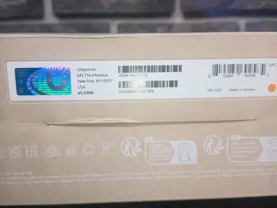 Switch Ubiquiti USW Pro 8 PoE - miniatura 3