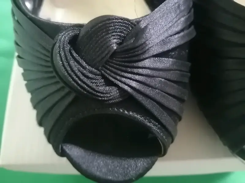 Zapatos de tacón negro elegante Detogni - 5