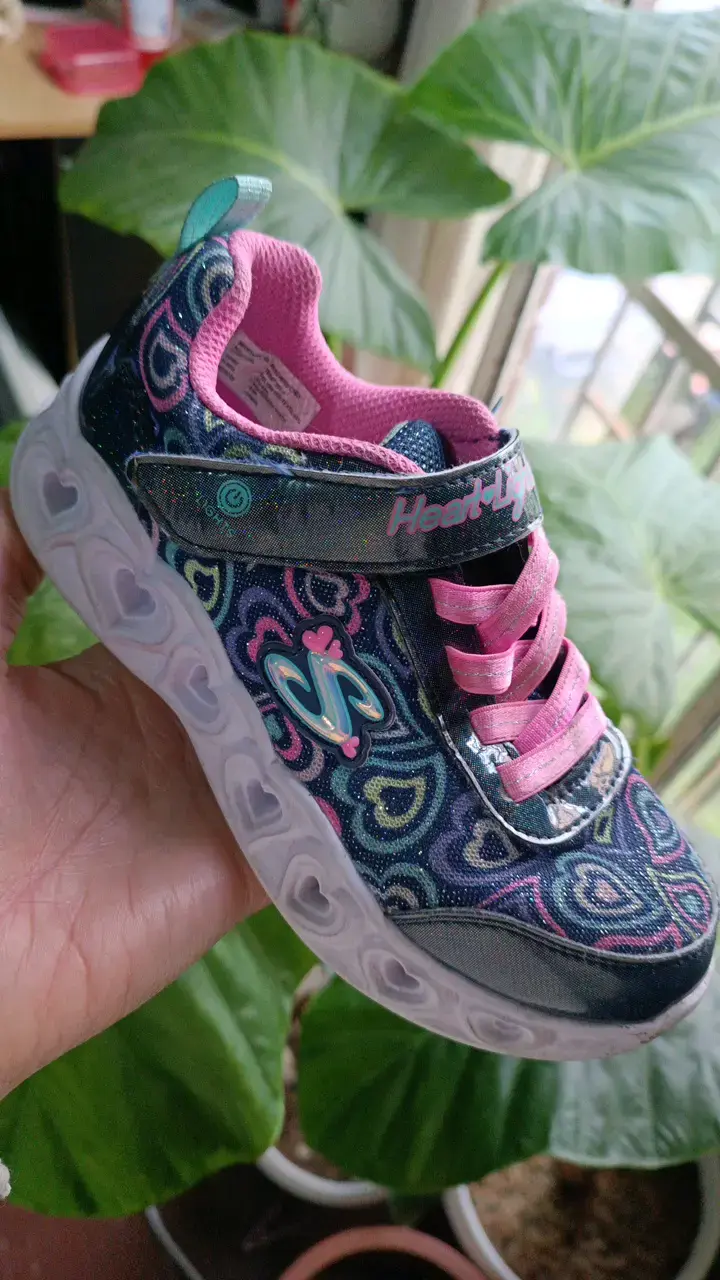 Zapatillas Skechers con luces Talla 28