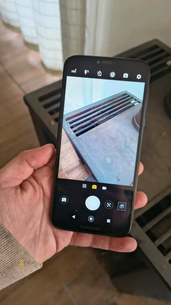 Smartphone Motorola Moto G7 Power en buen estado - 2