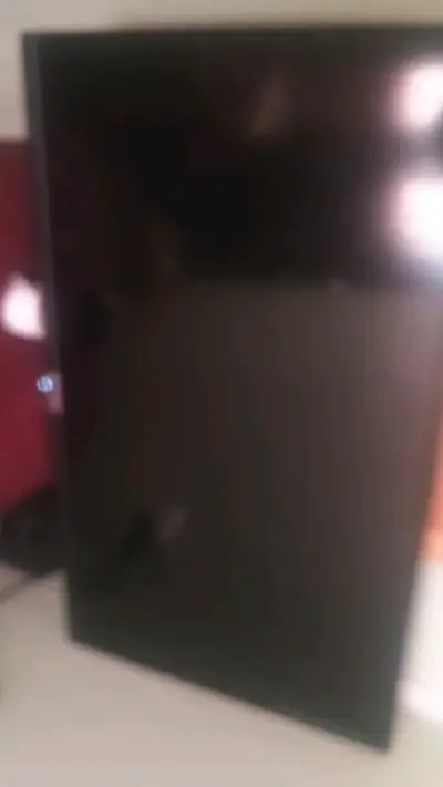 Televisor pantalla plana en buen estado - miniatura 1
