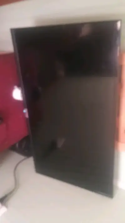 Televisor pantalla plana en buen estado - miniatura 2