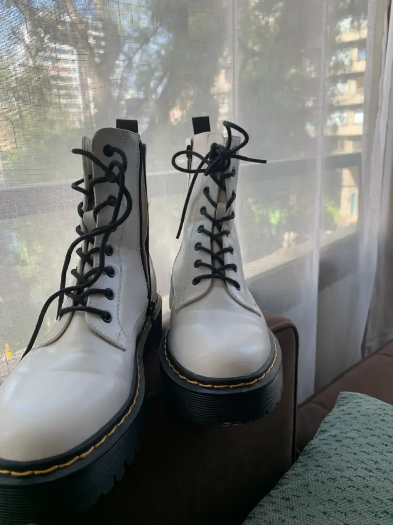 Botas blancas de cuero con cierre lateral - 2