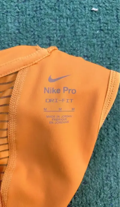 Top pero deportivo sin mangas Nike - miniatura 3