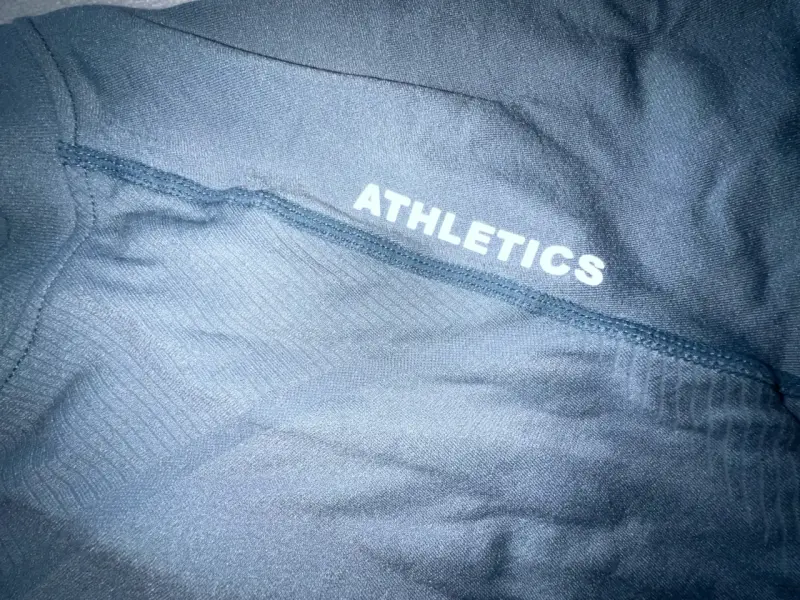 Polera deportiva Athletics celeste talla M - 2