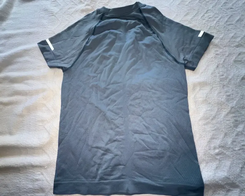 Polera deportiva Athletics celeste talla M - 4
