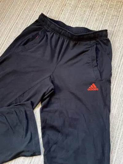 Pantalones deportivos Adidas negros para hombre - miniatura 2