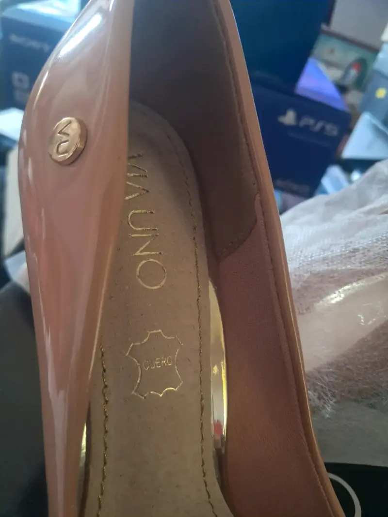 Tacones altos nude de charol elegantes - 3