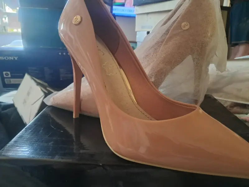 Tacones altos nude de charol elegantes - 4