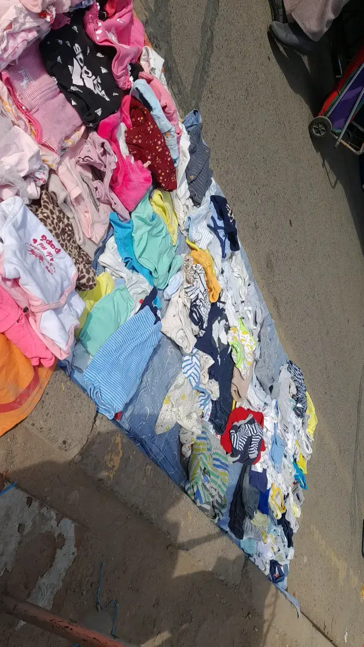 Lote de ropa infantil variada - 2