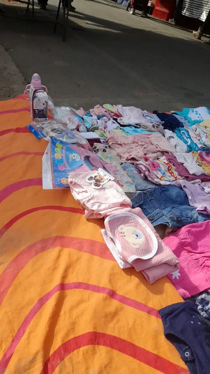 Lote de ropa infantil variada - 4