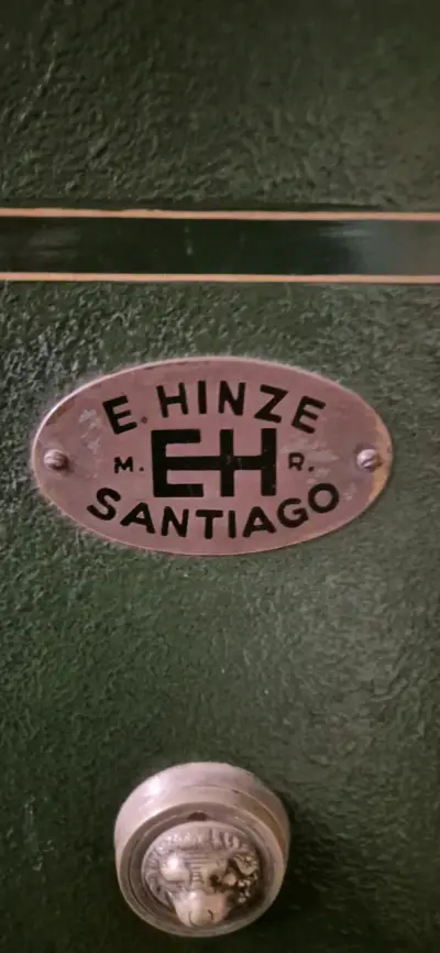Caja fuerte antigua E. Hinze Santiago - miniatura 1