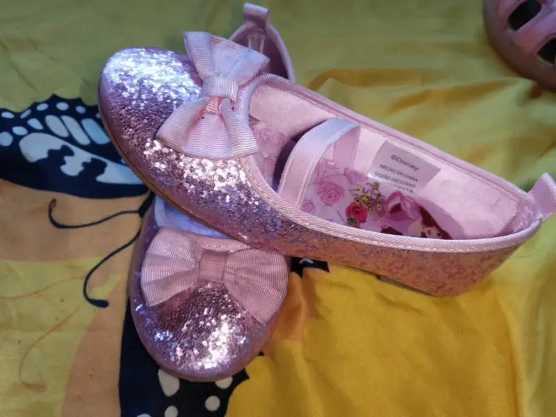 Zapatos de niña brillantes con lazo rosa - 2