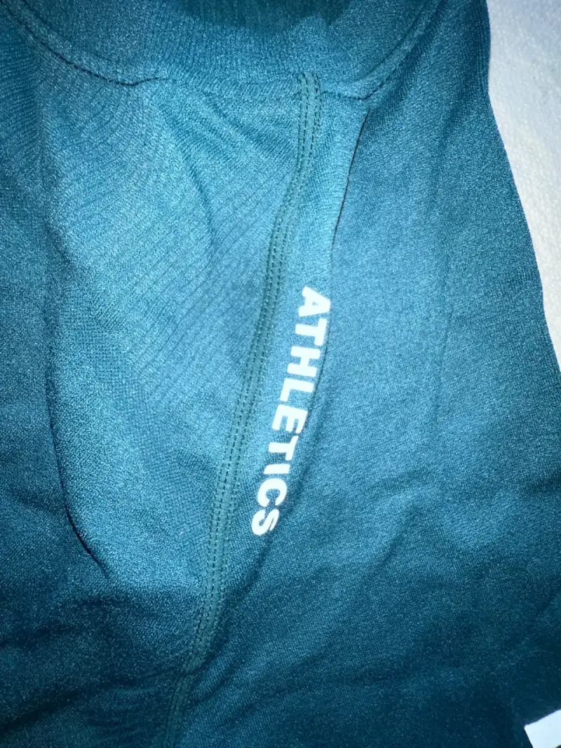 Polera deportiva azul marca Athletics talla M - 3