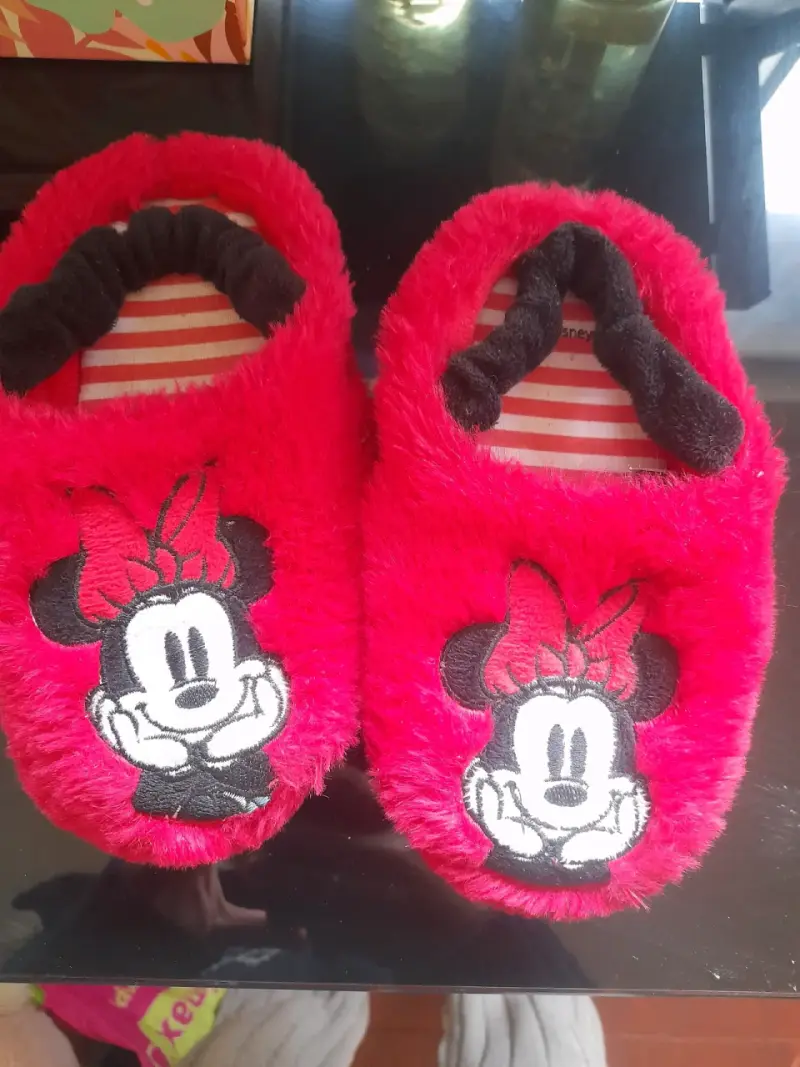 Pantuflas Minnie Mouse rojas para niñas