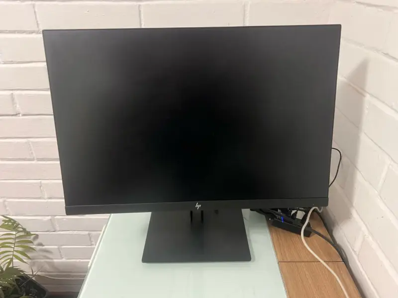 Monitor HP de 24 pulgadas Full HD modelo Z24 - 2