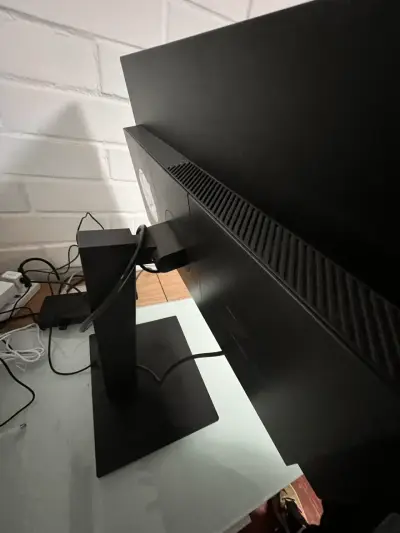 Monitor HP de 24 pulgadas Full HD modelo Z24 - miniatura 4
