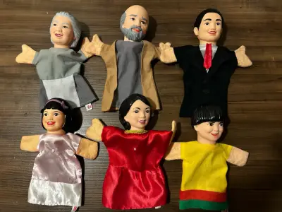 Set de títeres Familia Asiática 6 figuras Sho Time - miniatura 1
