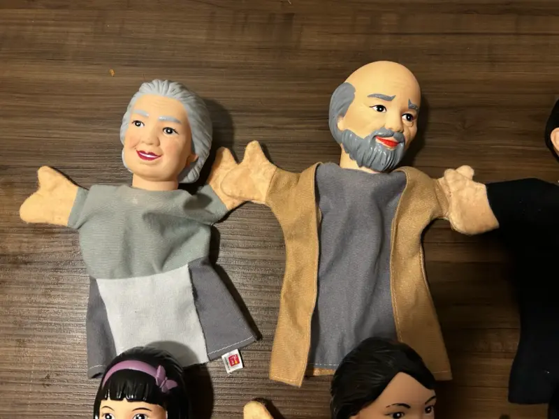 Set de títeres Familia Asiática 6 figuras Sho Time - 2