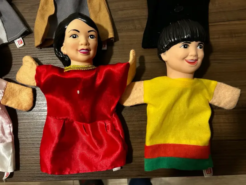 Set de títeres Familia Asiática 6 figuras Sho Time - 5