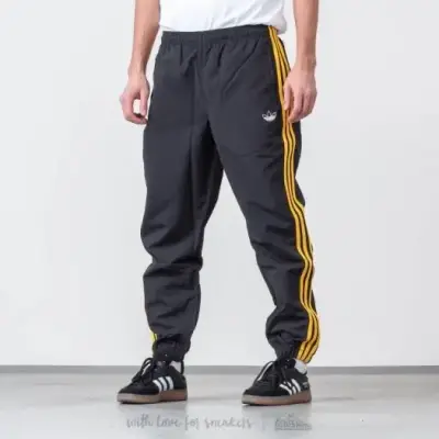 Pantalones deportivos Adidas Talla M - miniatura 3