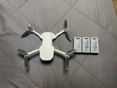 Drone DJI MINI 4 K - miniatura 2