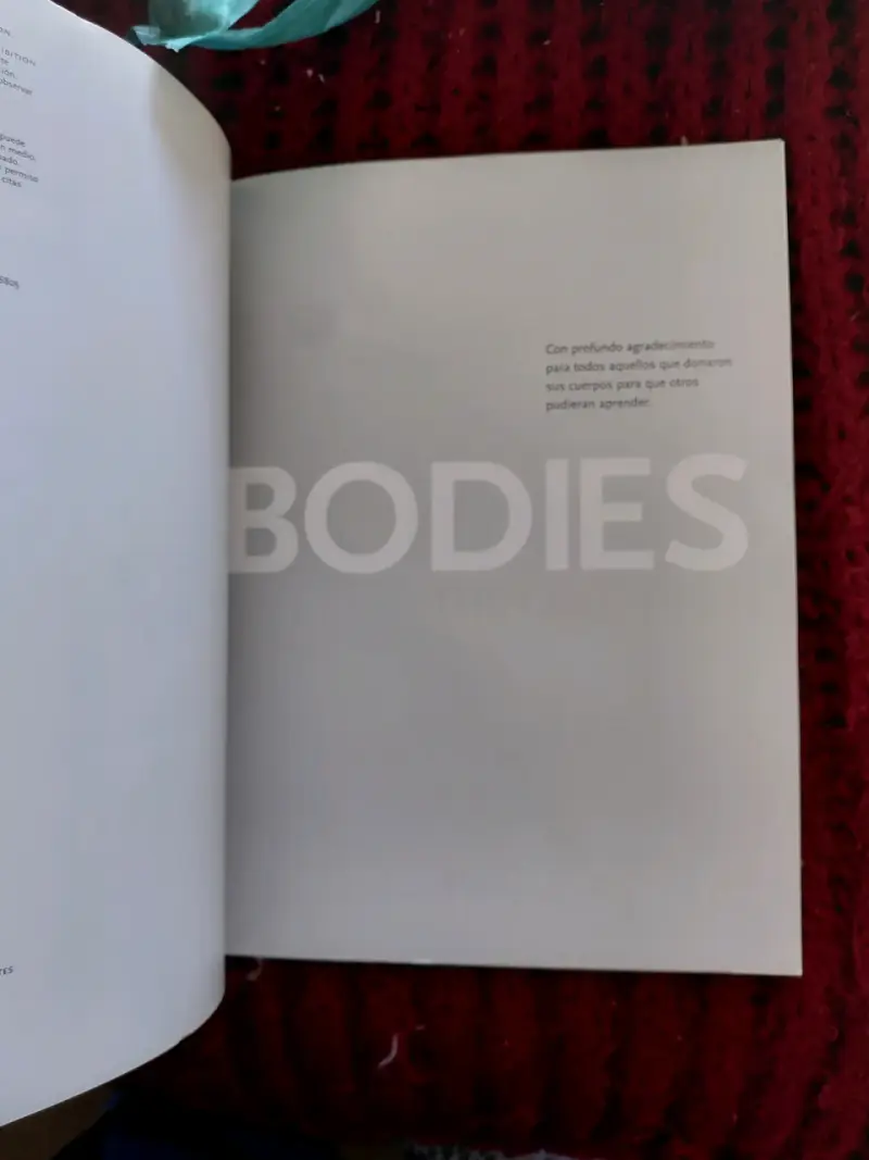 Libro 'Bodies' sobre anatomía humana - 3