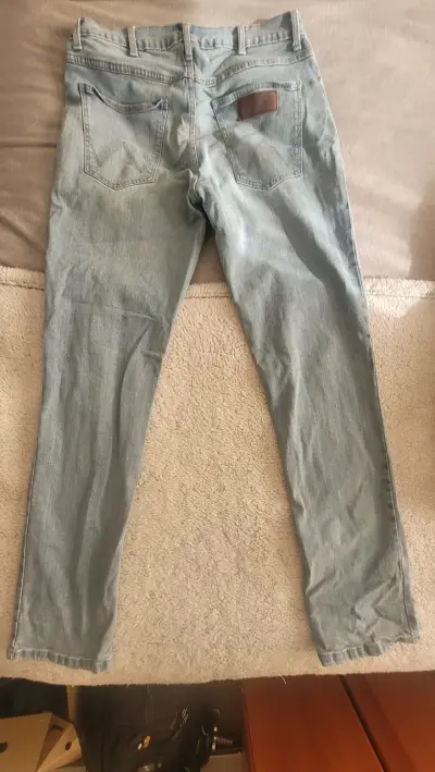 Jeans de mezclilla para hombre - miniatura 1