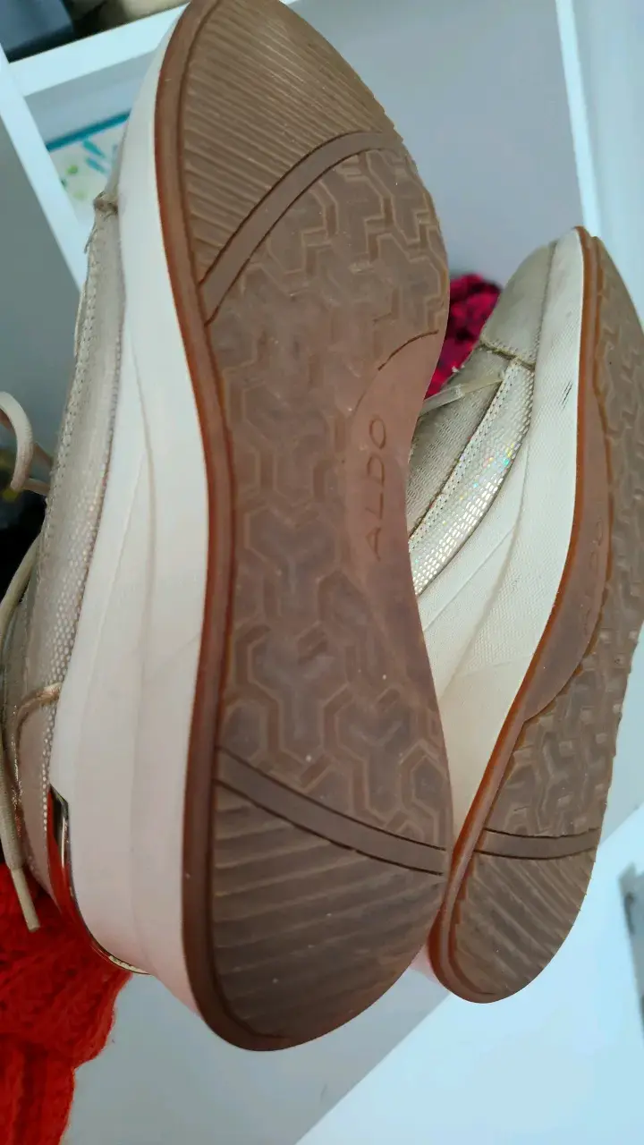 Zapatillas deportivas doradas para mujer - 4